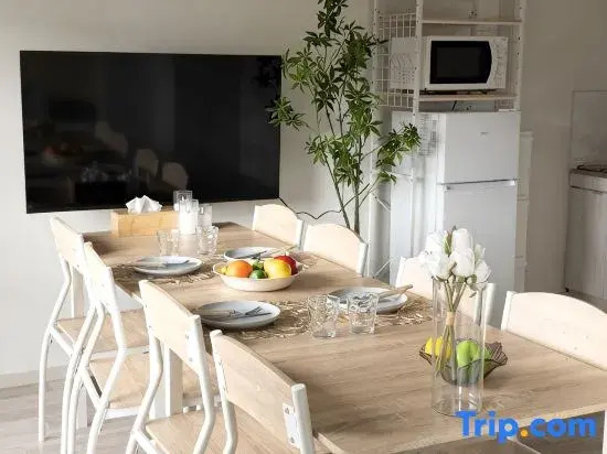 Shinjuku | Maximum 4ppl | Queen×2 | 3-minute walk from the station | 42sqm private | 702