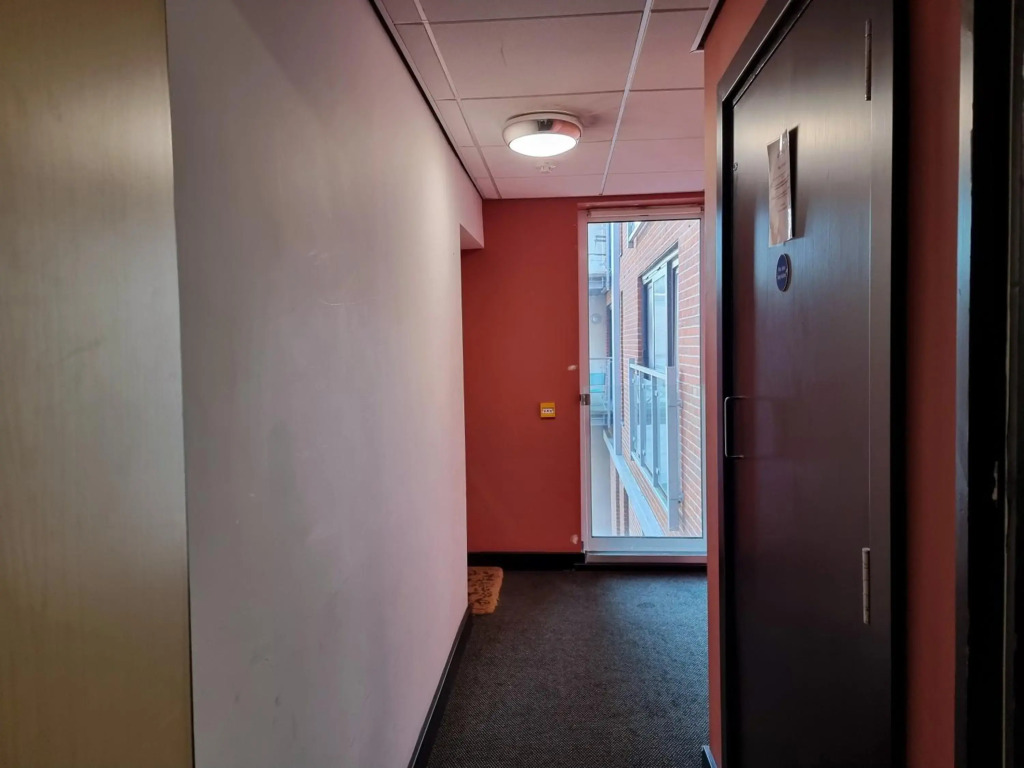 Splendid High Street 2 BR Apartment - King Bed - Wise Stays
