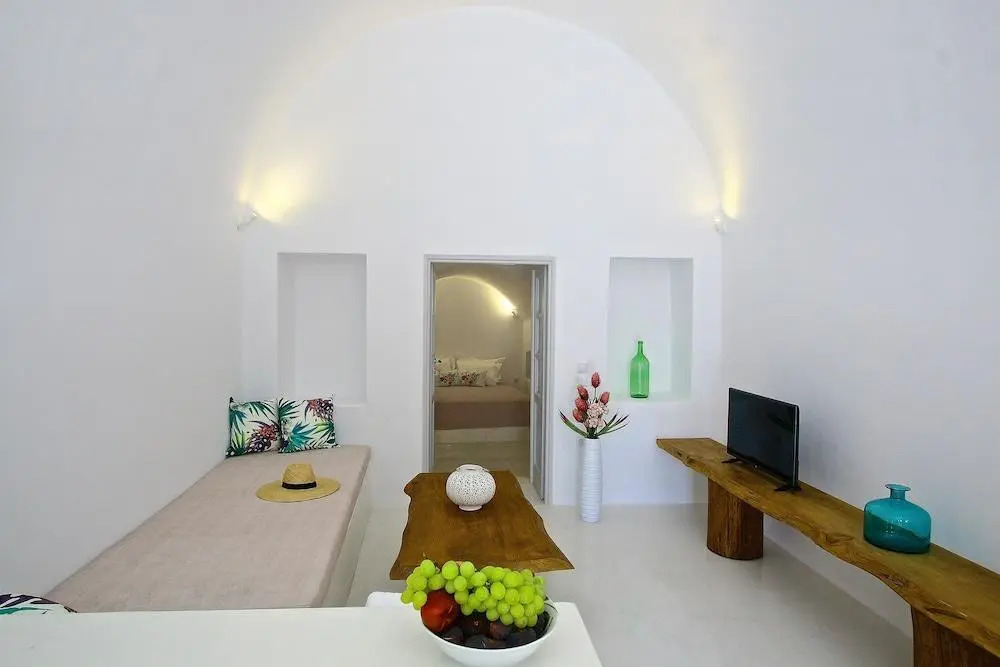 Fertimo Suites - Authentic Cave Homes with Private Hot Tub