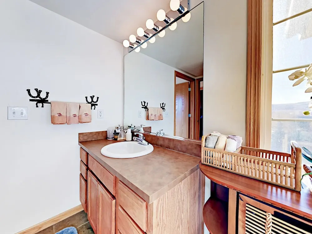 Columbine Condo #308 2 Bedrooms 2 Bathrooms Condo
