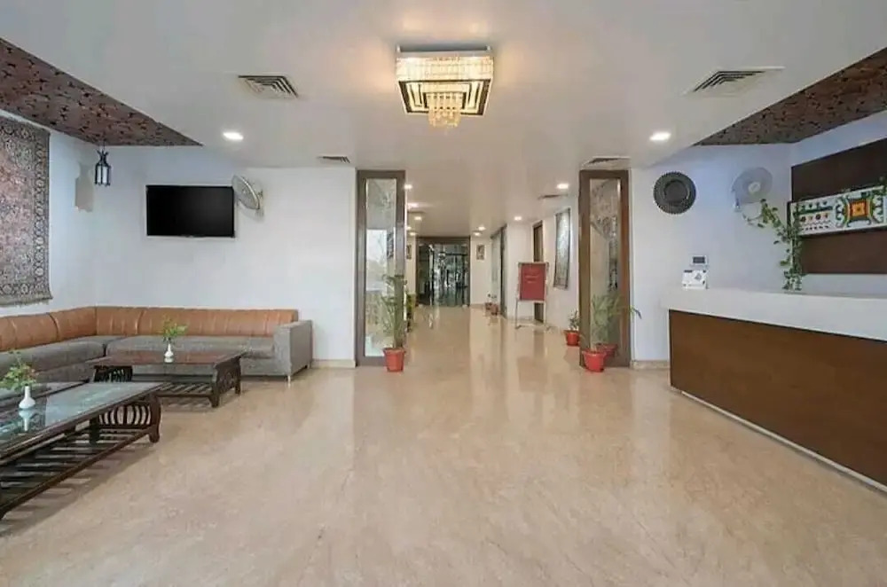 Goyal Hoteliers - Hotel The Agra Grande