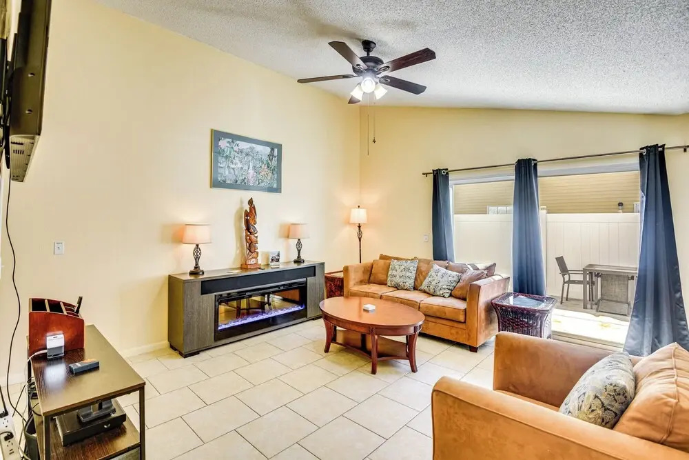 Palm Coast Home w/ Hot Tub - 3 Mi to Beaches!