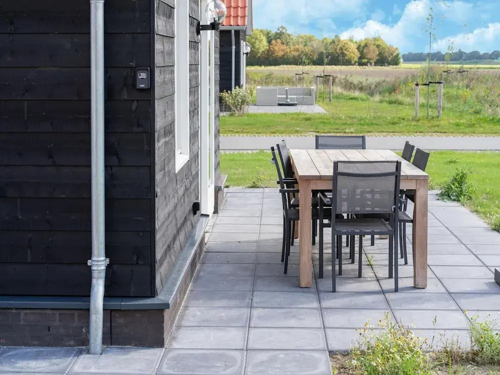 Your Coastal Retreat With Pool