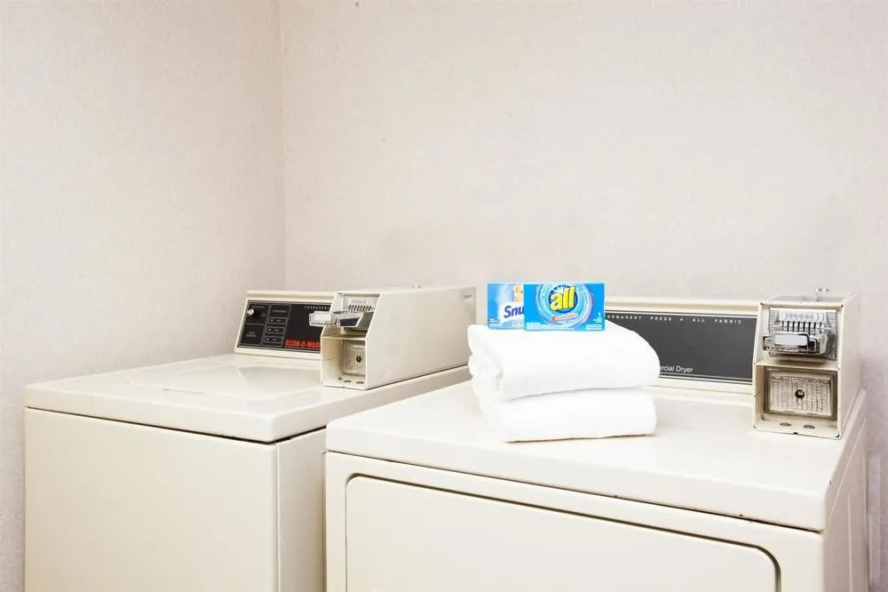 Days Inn Brewerton/ Syracuse Near Oneida Lake