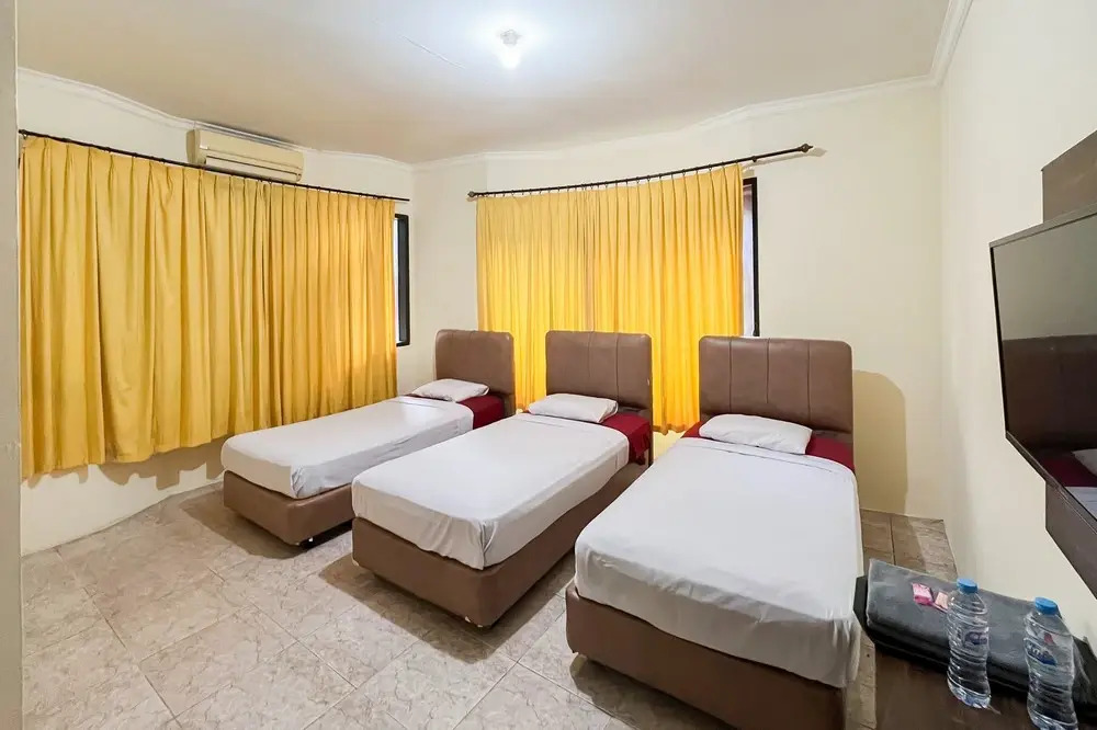Urbanview Hotel Transit Near Bandara Sultan Hasanuddin