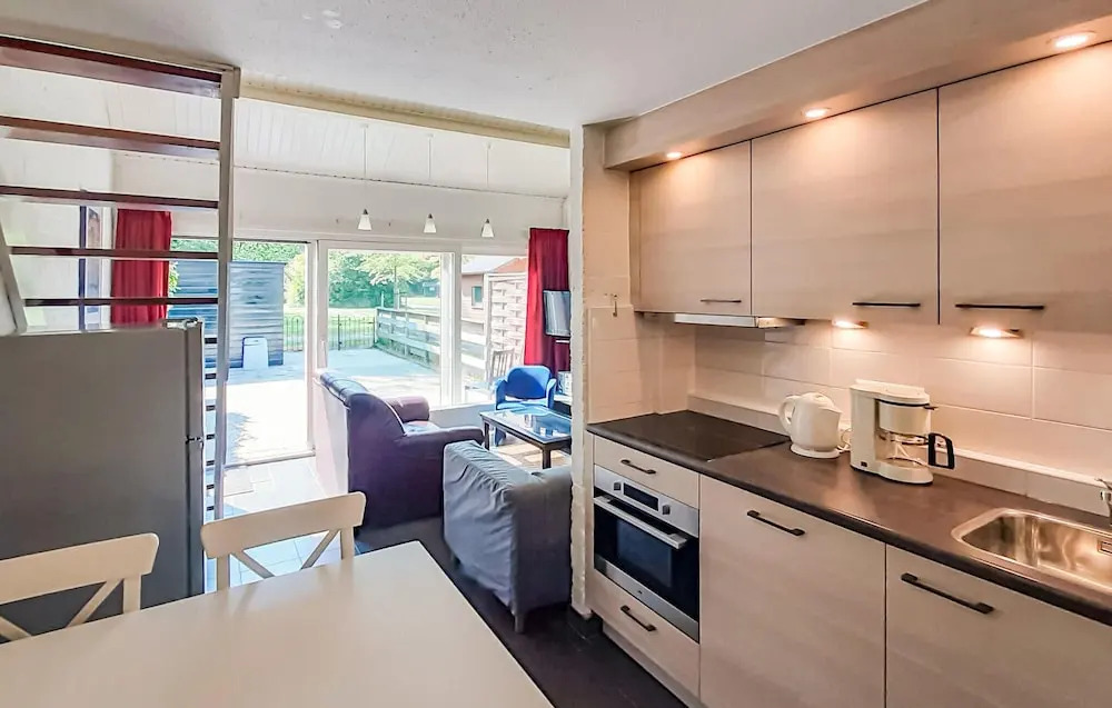 Amazing Home in Bruinisse With 2 Bedrooms and Wifi