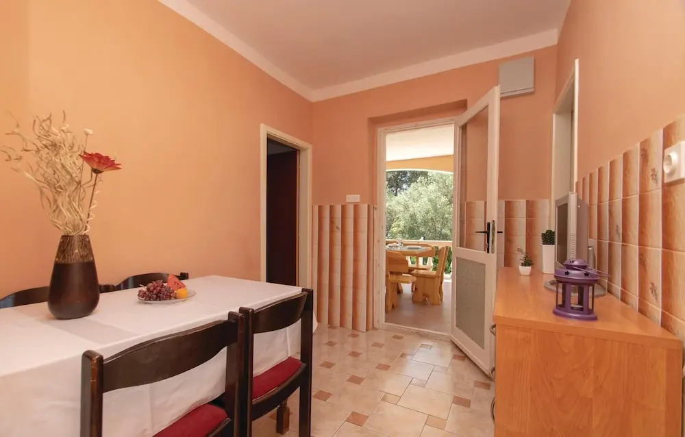Beautiful Home In Gradina With Kitchen