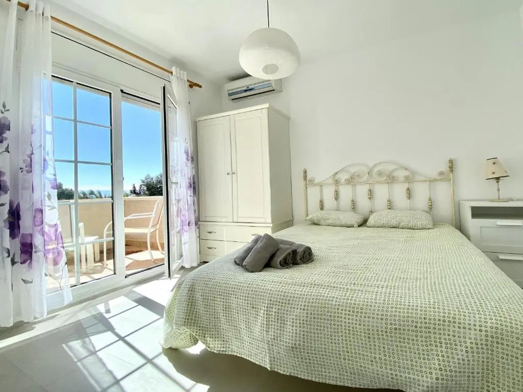 Villa Montserrat 4bedroom with sea and mountain views & air-conditioning & private swimming pool