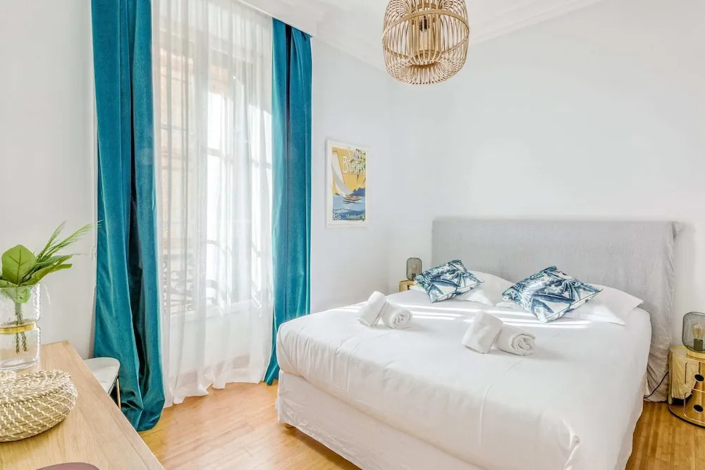 Luxury 2BR Apartment Near Le Vieux and Croisette