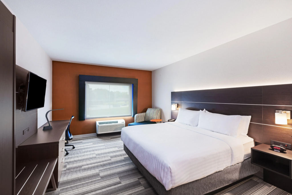 Holiday Inn Express & Suites - Coffeyville by IHG