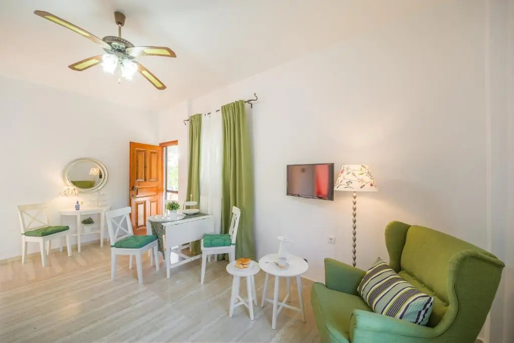 Kariá Holiday Home