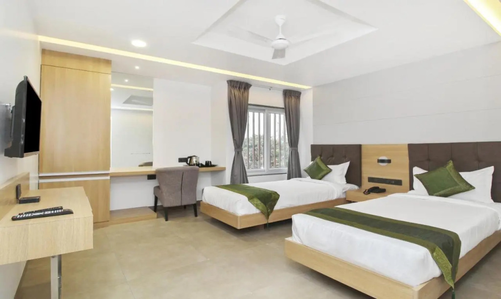 Treebo City Inn, Satara