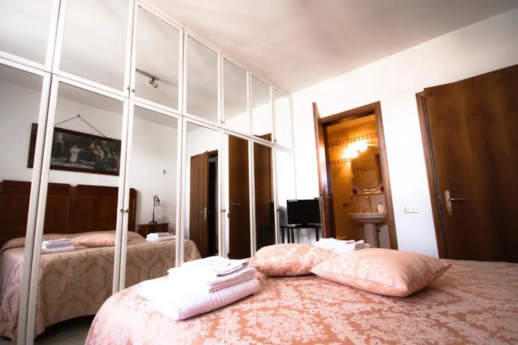 Alla Villa Liberty Bed  Breakfast