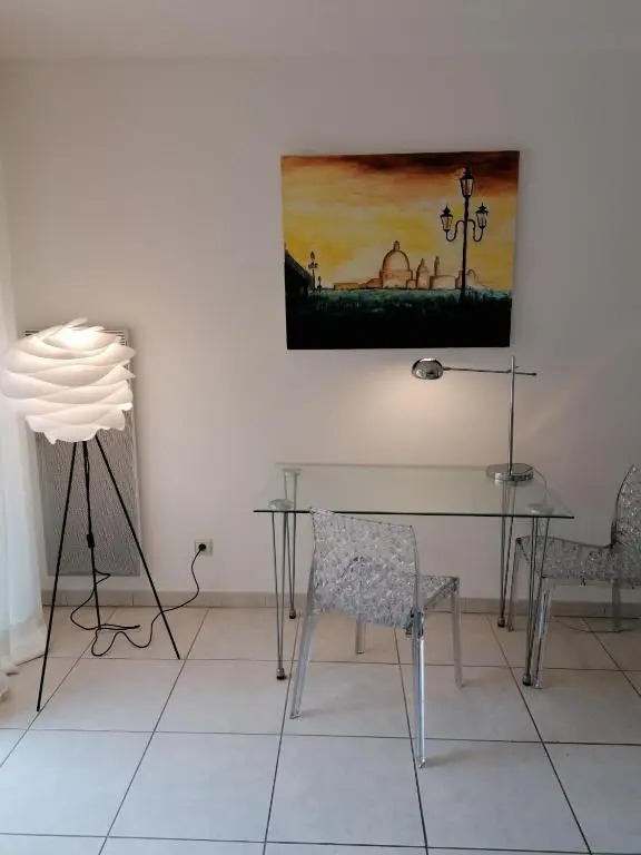 Studio neuf 25 m2, terrasse 35 m2 proche port Nice, Centre ville