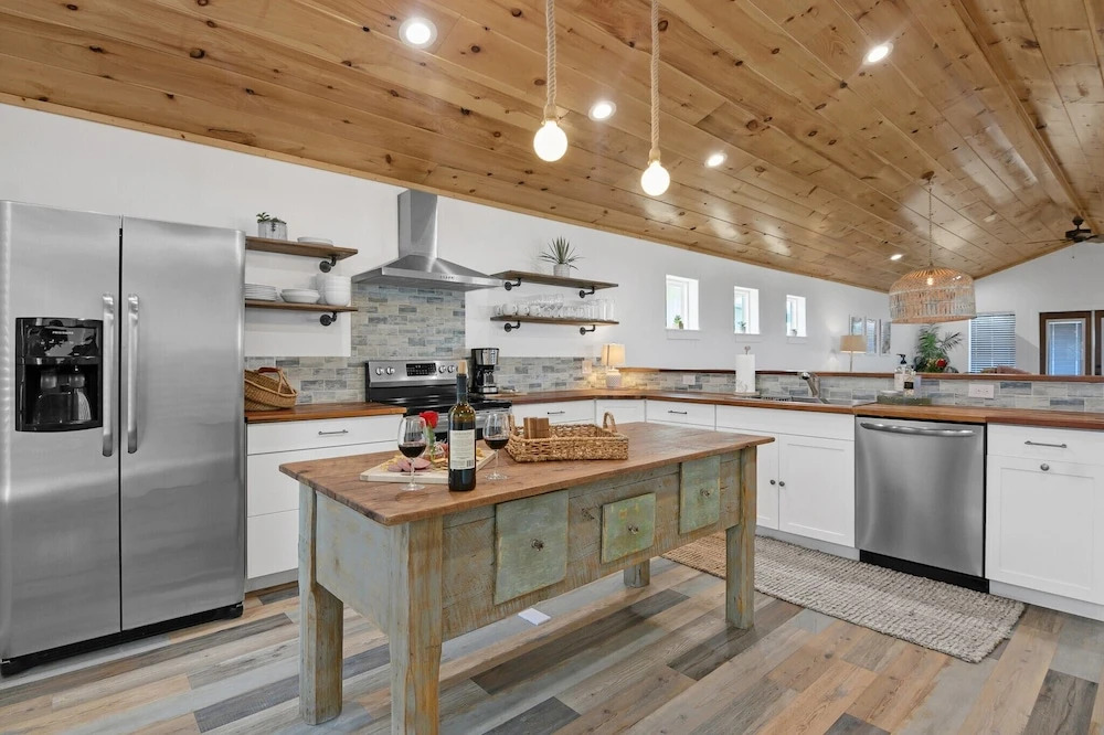 New Marvelous Beach Home 2min From Beach