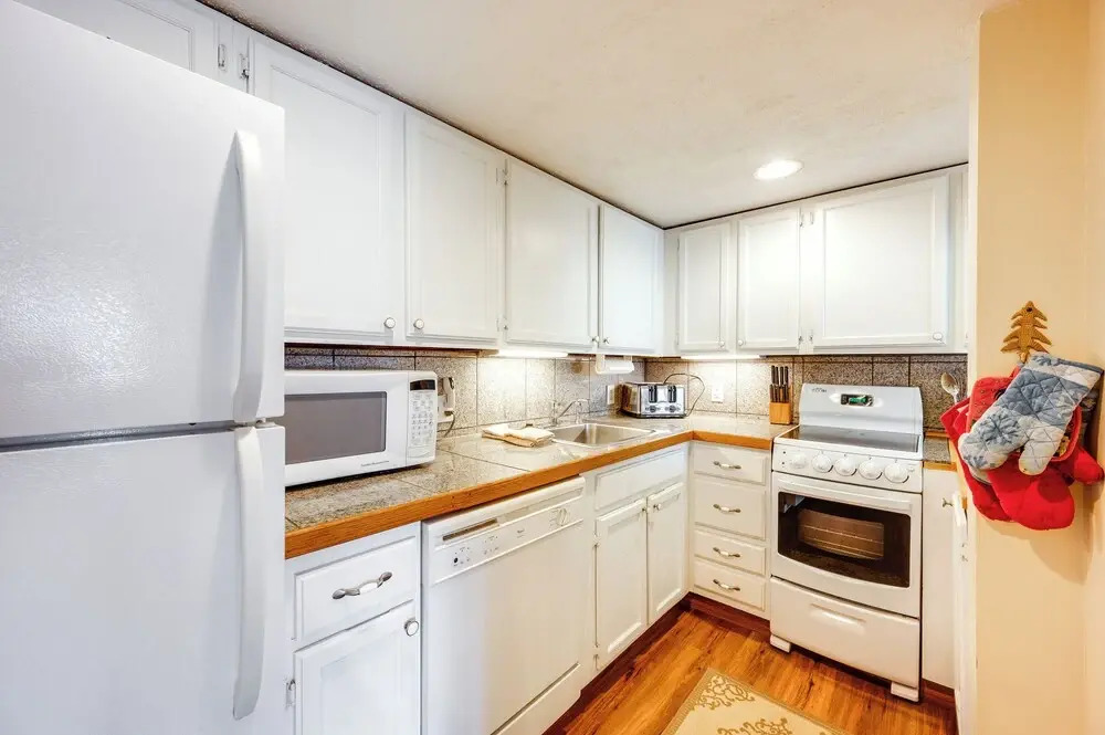 Loon Mountain Townhome w/ Pool + Slope Views!