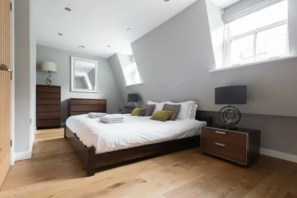 The Escalier Mews - Stunning 3bdr Home Flooded With Light