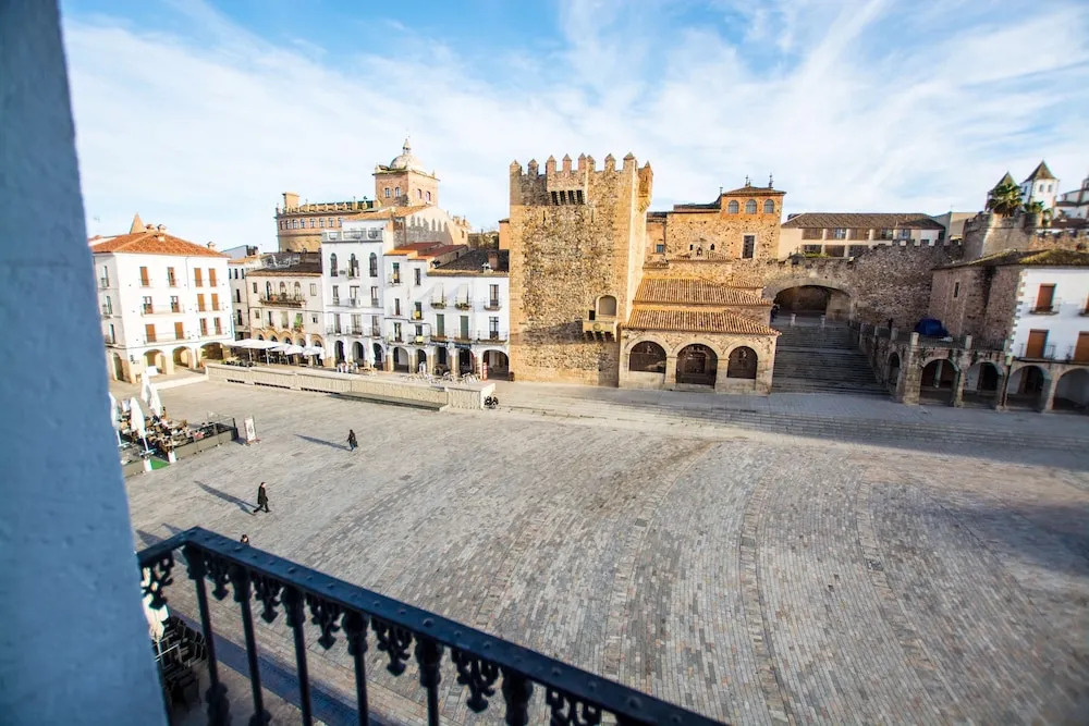 Apartamentos El Patio - Modernos con vistas en Plaza Mayor