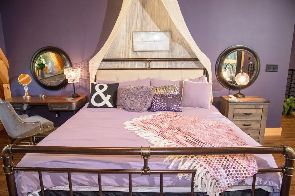 Whispering Waters 1 Bedroom Cabin by Redawning