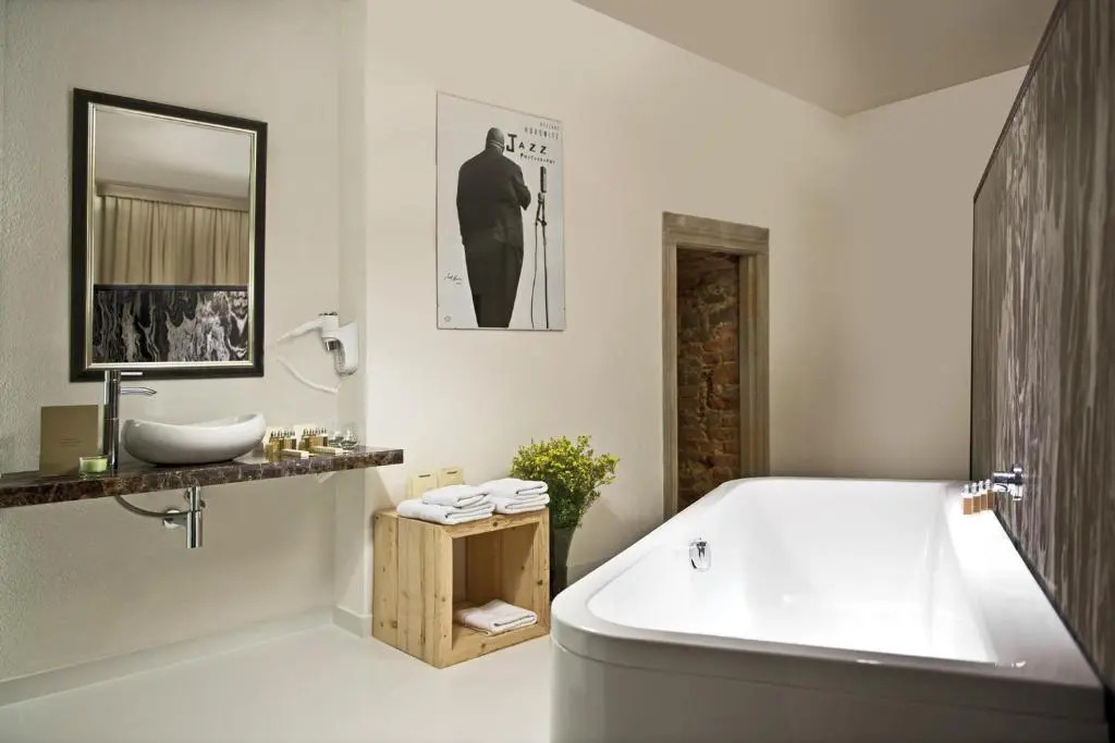 Uroczysko Siedmiu Stawów Luxury Hotel