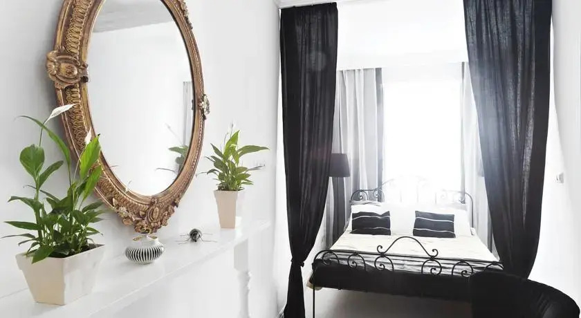Mono Apartments