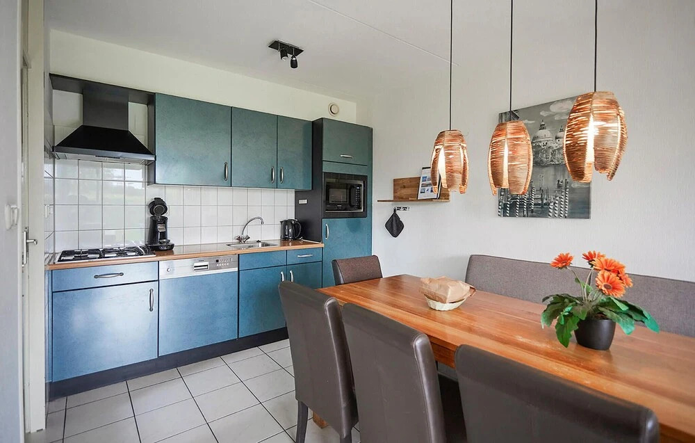 Amazing Home in Heinkenzand With Wifi and 4 Bedrooms