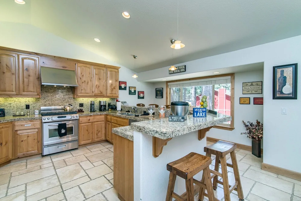 Pet Friendly South Tahoe House by RedAwning