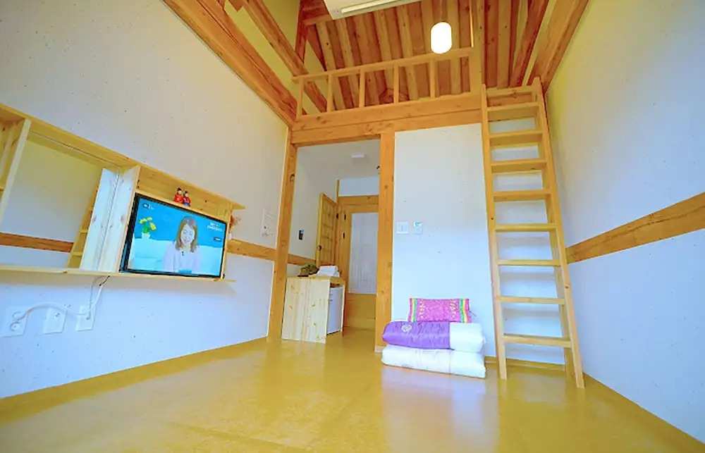 Lee Ga Hanok