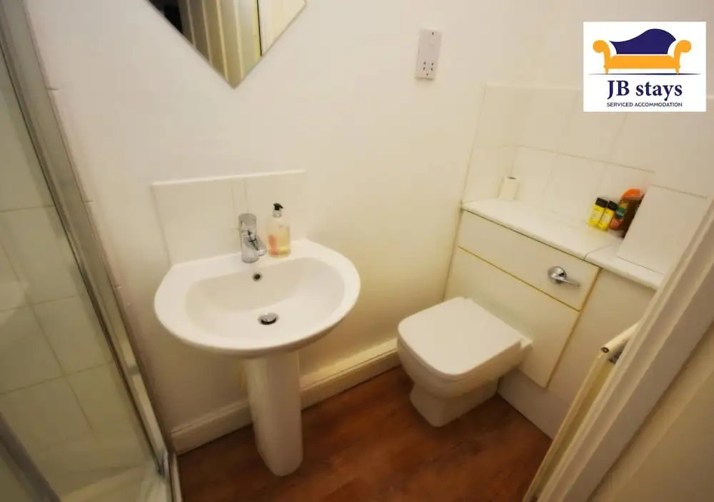 5 Bed House Leisure/business Free Parking