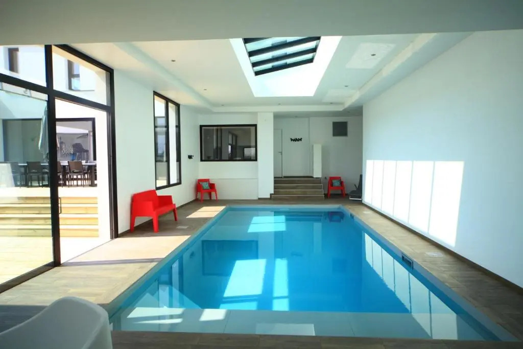 Villa Pool and Beach Bretagne