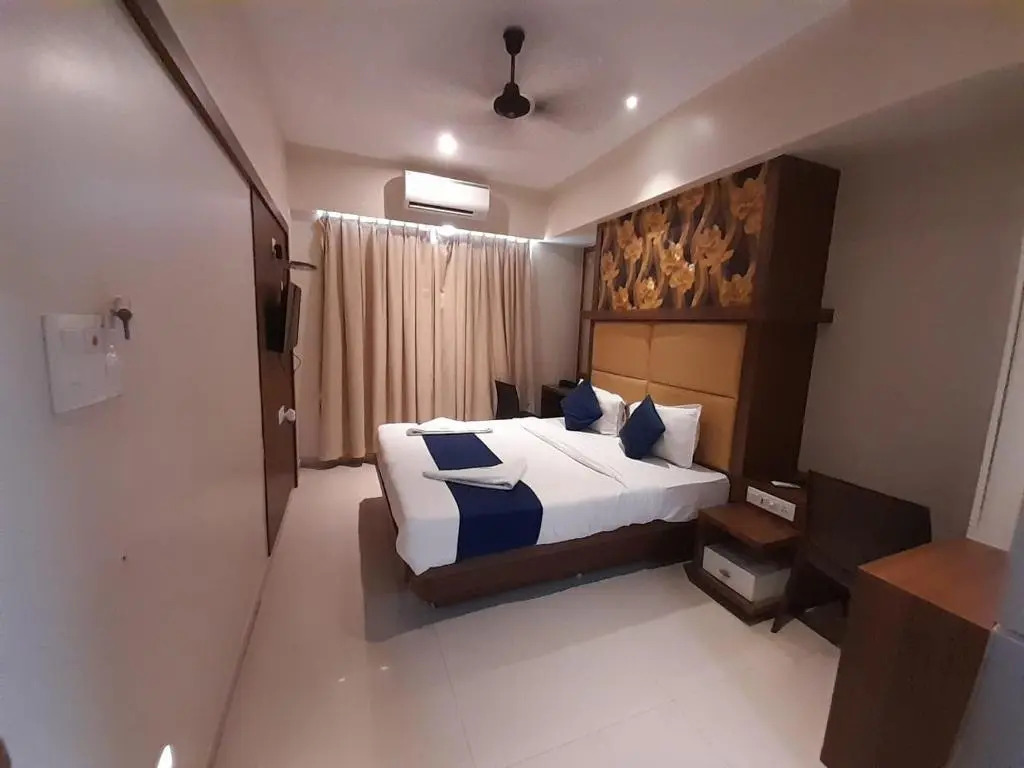 Hotel Shubharambh Lodging & Boarding By WB Inn