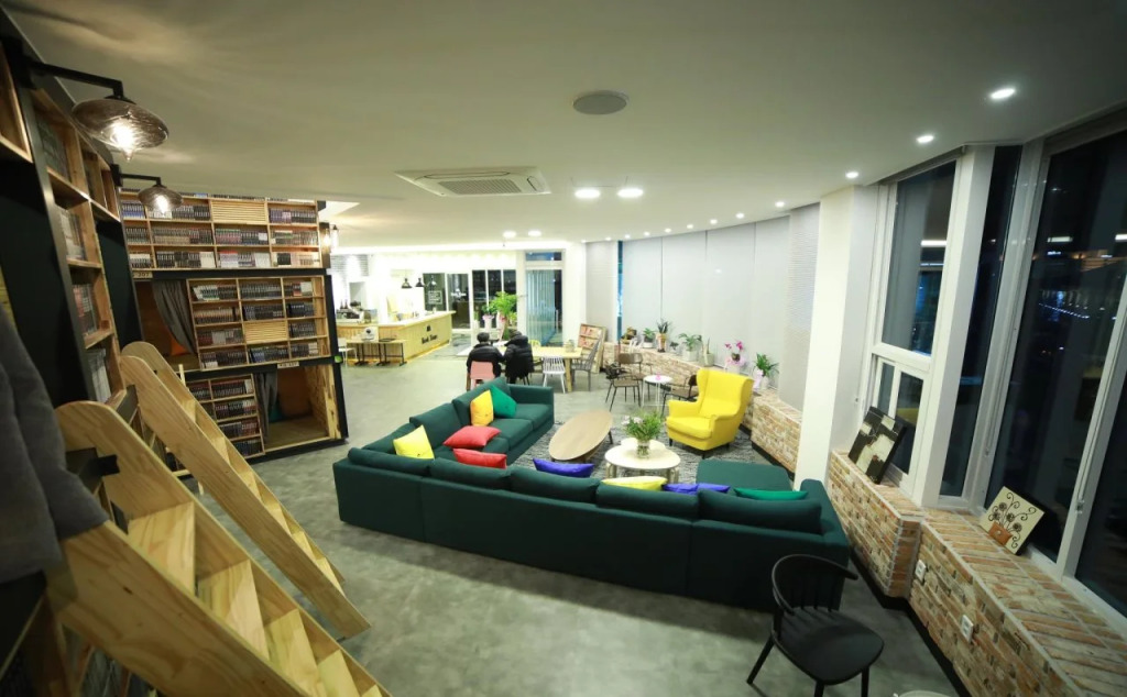 BOOKHOME GyeongJu