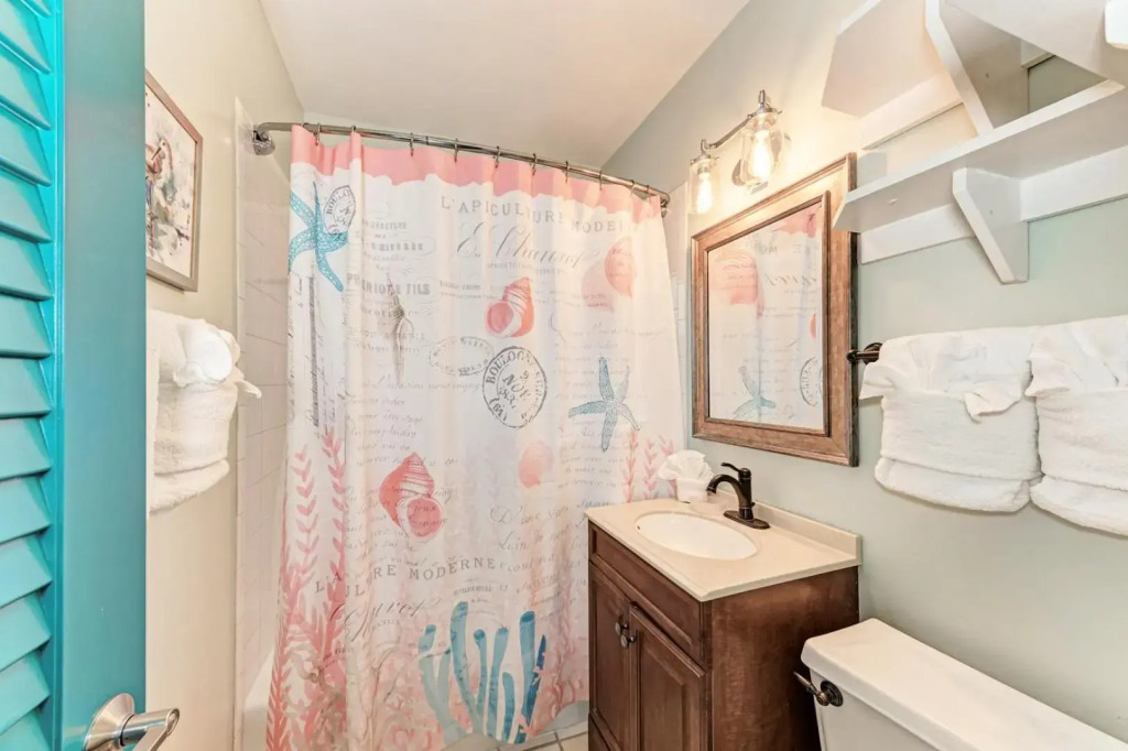 Sea La Vie - 205 - 55th