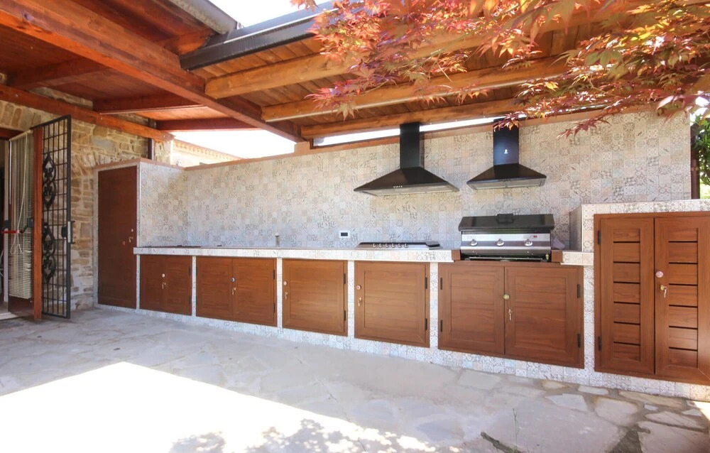6 Bedroom Beautiful Home In Perdifumo