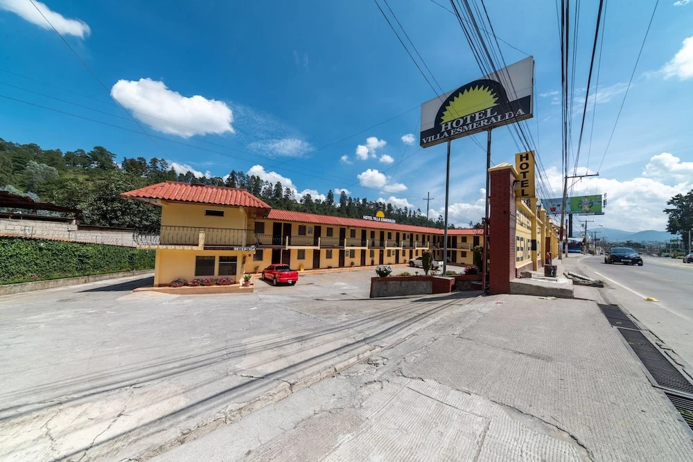 Hotel y Restaurante Villa Esmeralda