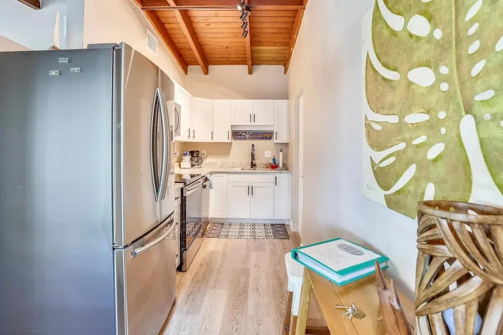 Bay Front Duplex 1br, Fishing Dock - Walk to Beach!