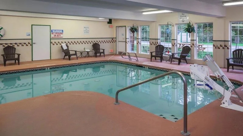 Holiday Inn Express Lee s Summit