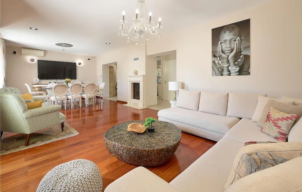 Stunning Home In Split