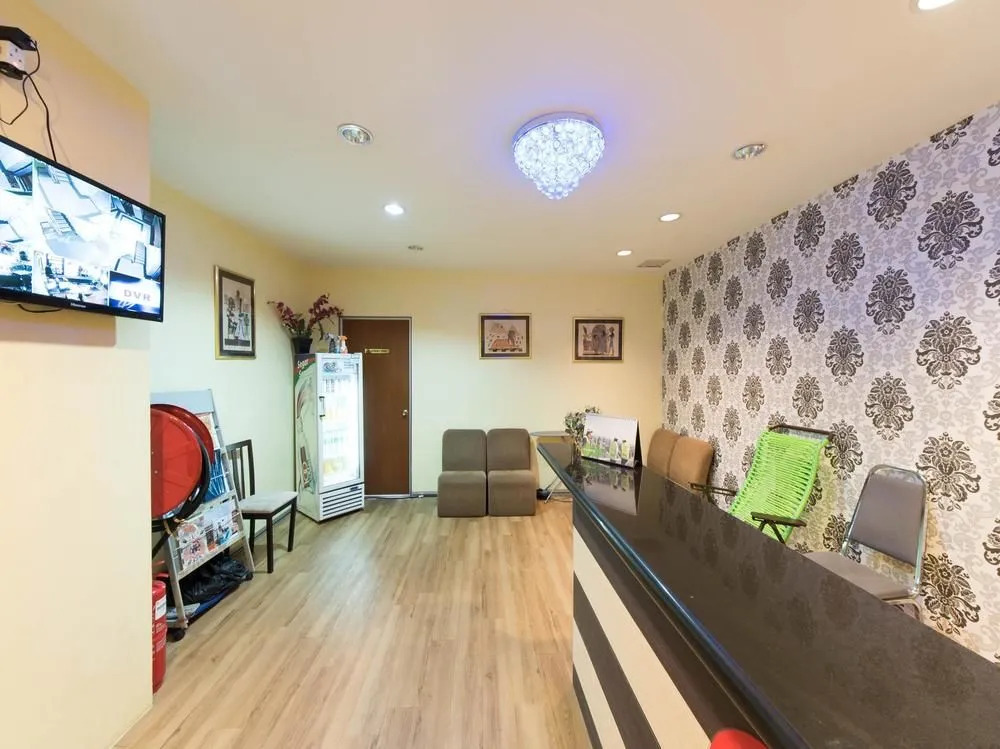 OYO 162 FB Hotel