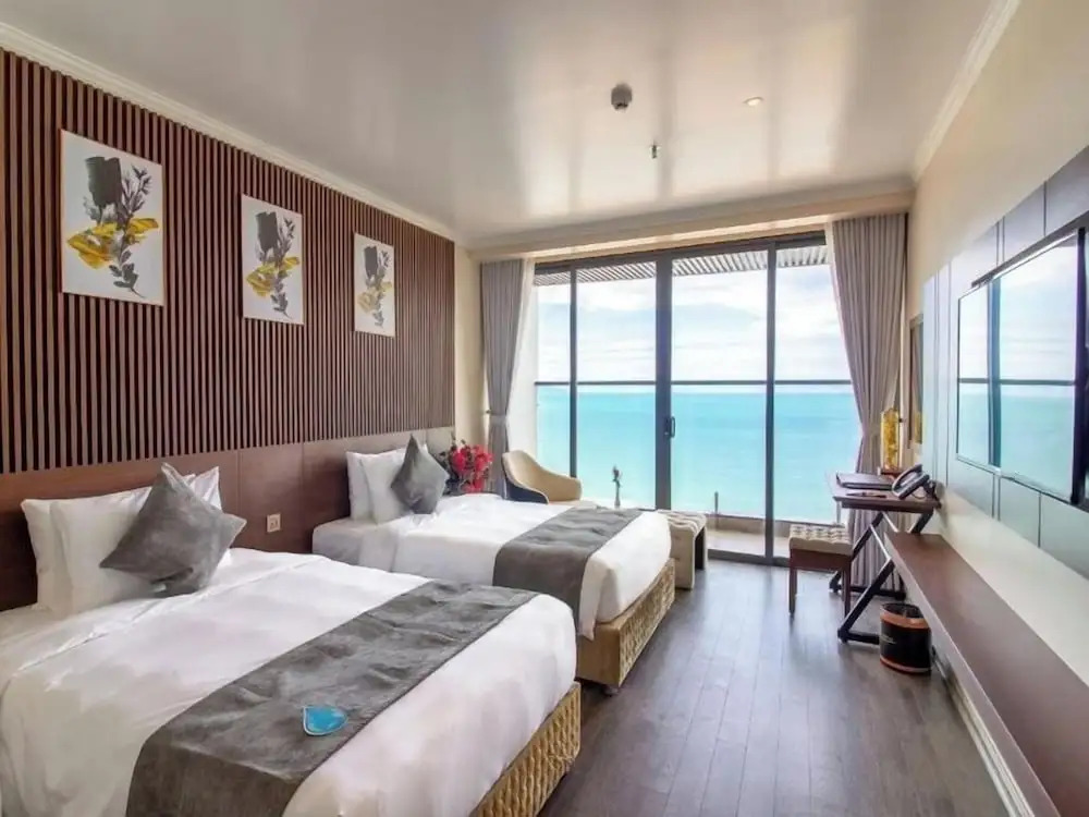 La Vague Hotel