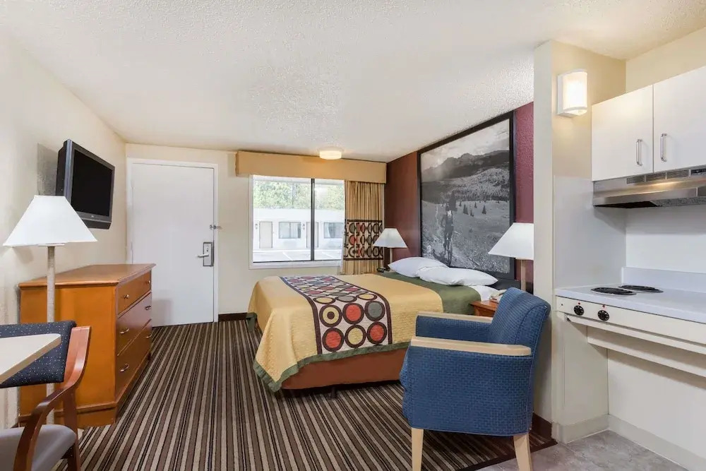 Super 8 Aberdeen Southern Pines