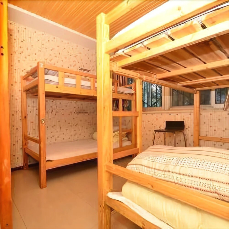 Wuhan East Lake Impression Youth Hostel