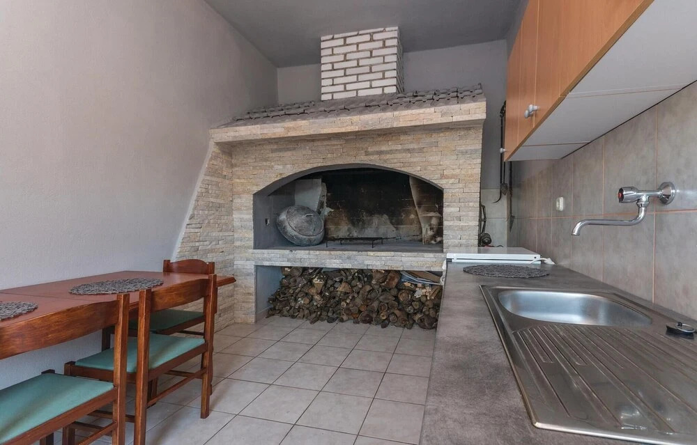 Two-Bedroom Holiday Home Krusevo With An Outdoor Swimming Pool 04