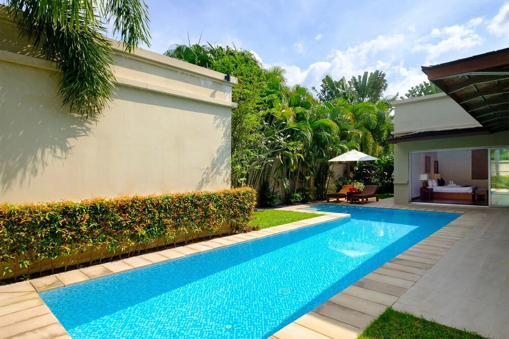 Luxe 2br Pool Villa walk to Bangtao Beach