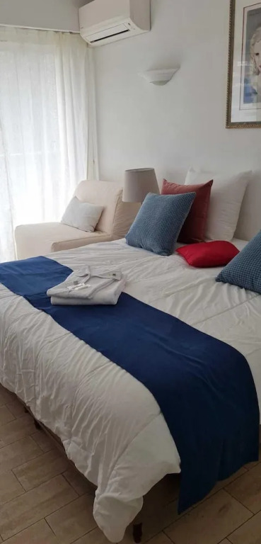 2 Bedrooms behind to the hotel Martinez