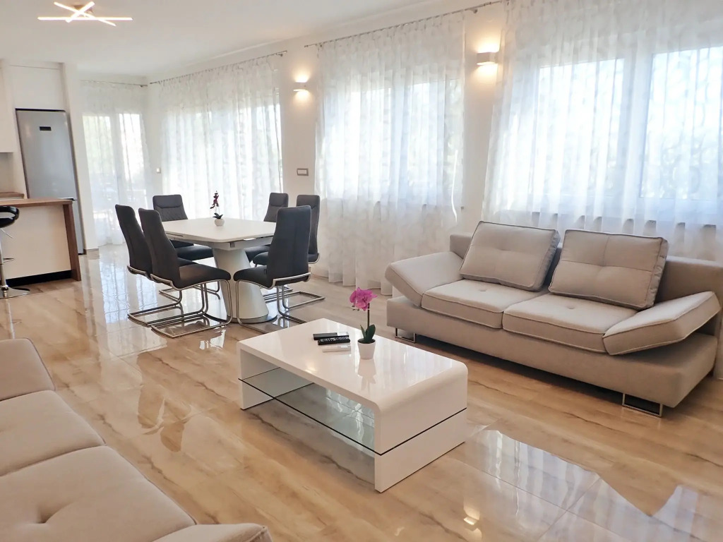 Apartments in Starigrad-Paklenica, modern and comfortable