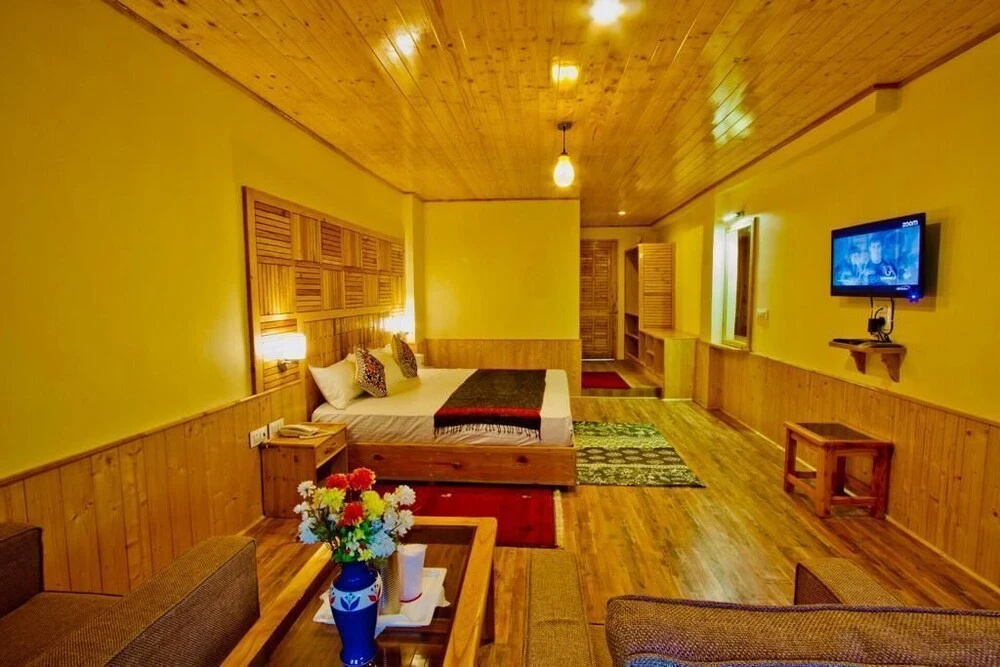 Vyas Vatika a wooden exotic Resort Near Old Manali