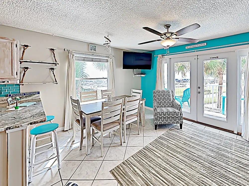 Steps To Beach! Chic Gulf-view Corner Unit W/ Pool 1 Bedroom Condo