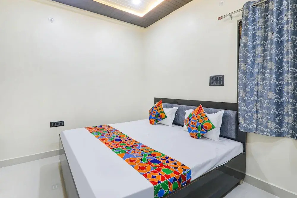 Fabhotel Awadh Inn - 600m from Ram mandir