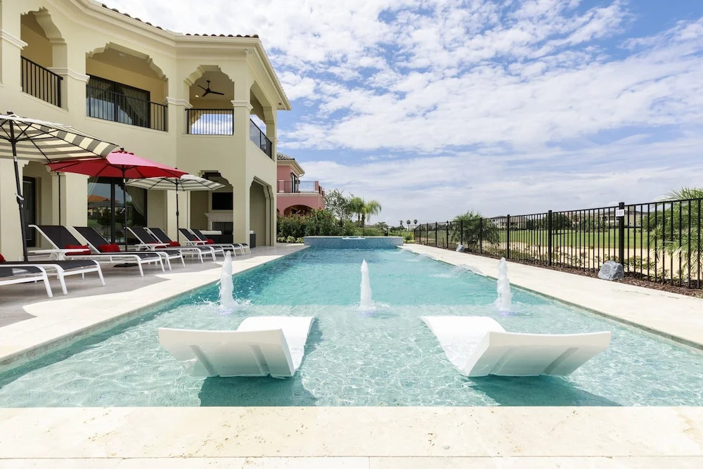 12BR Reunion Pool Home 521 by OVRH